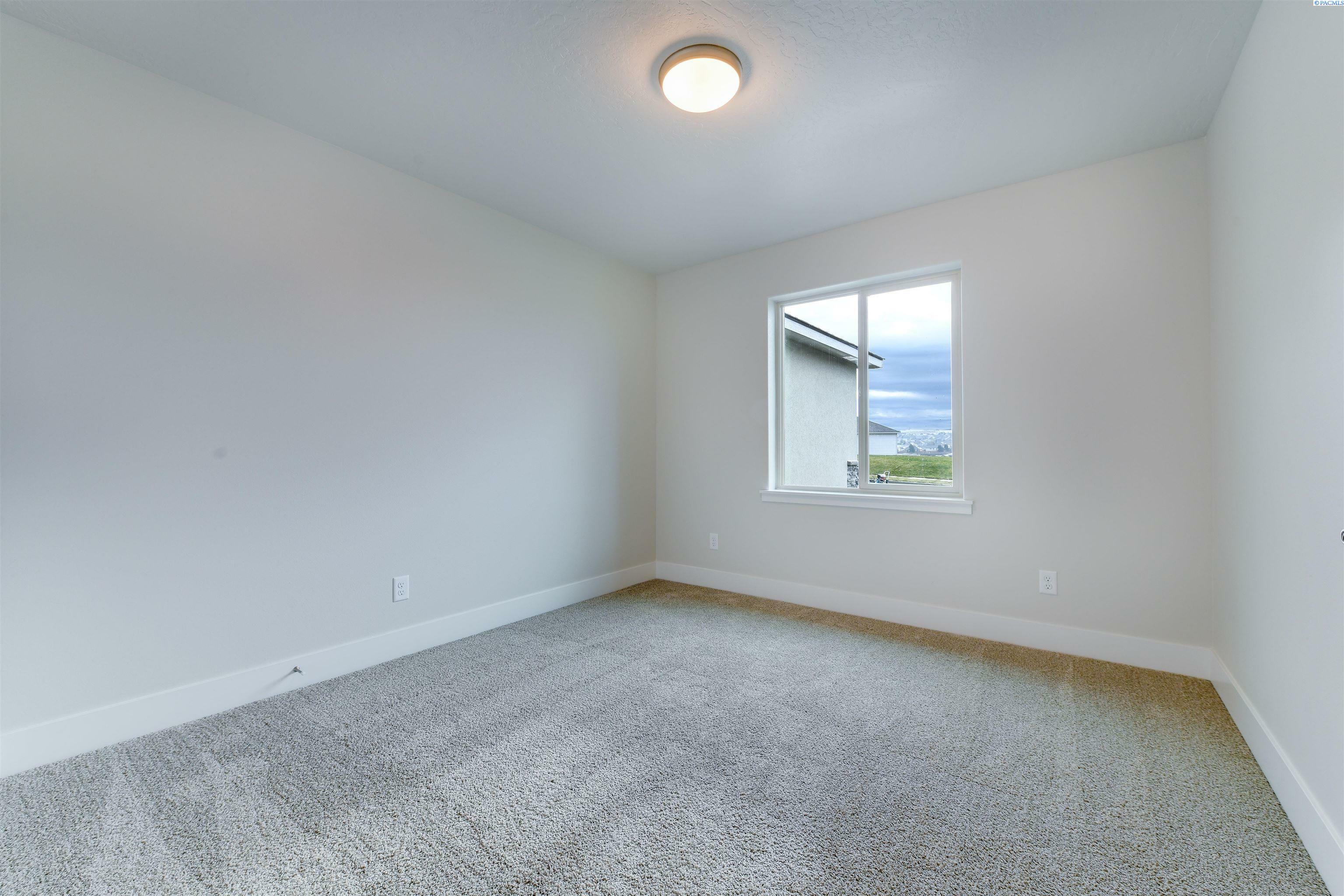 Property Photo:  6150 W 30th Pl  WA 99338 