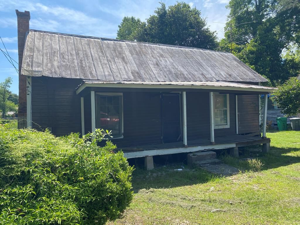 Property Photo:  704 Third Ave  GA 31601 