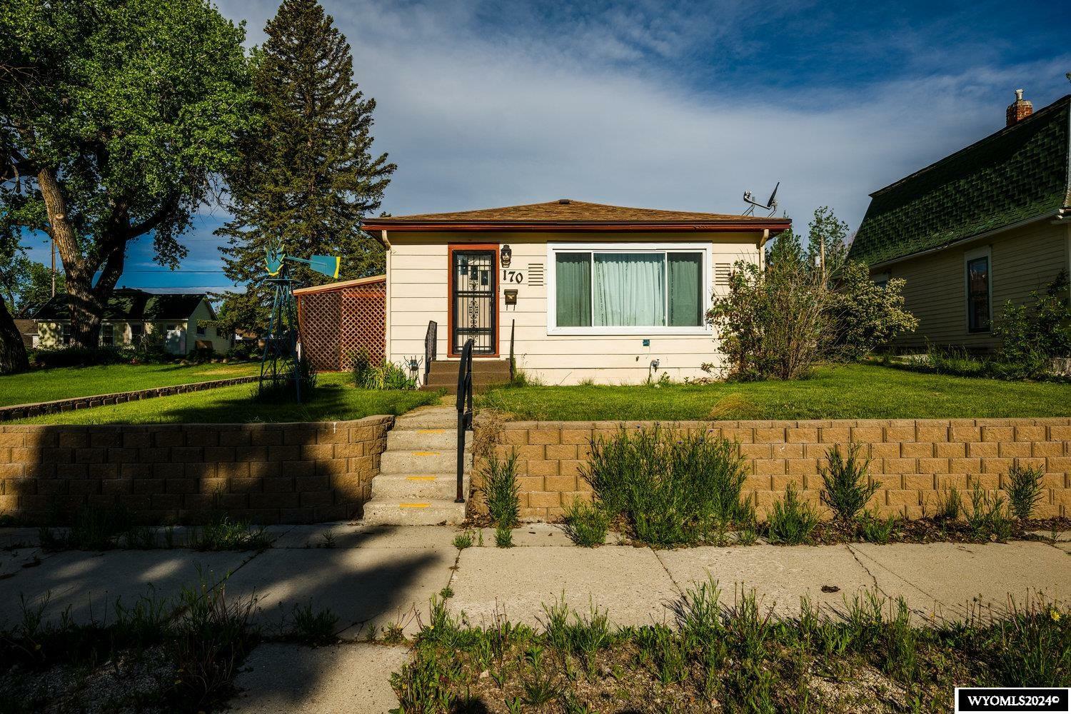 Property Photo:  170 N Burritt Avenue  WY 82834 