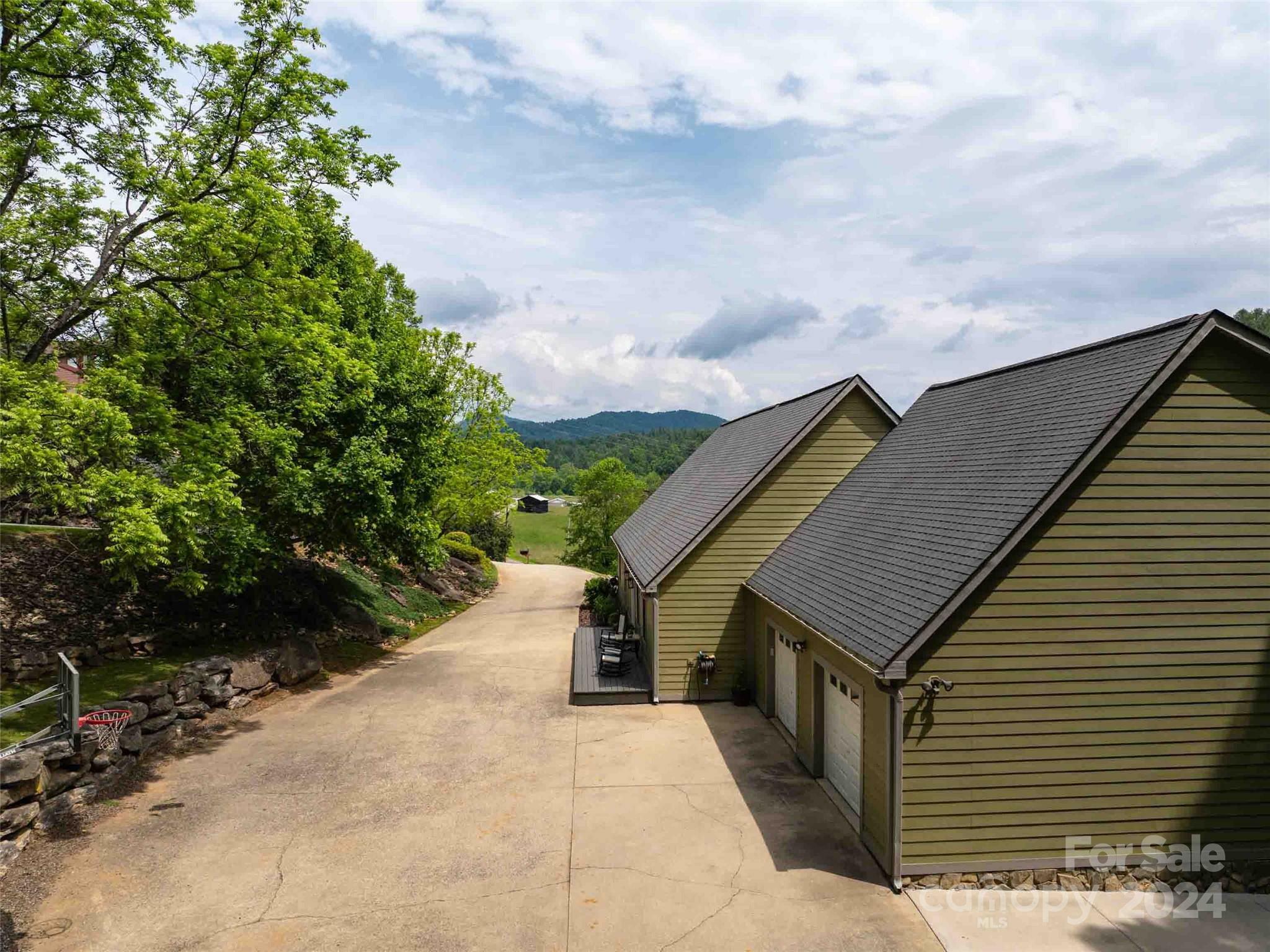 Property Photo:  65 Walnut Cove Road  NC 28754 