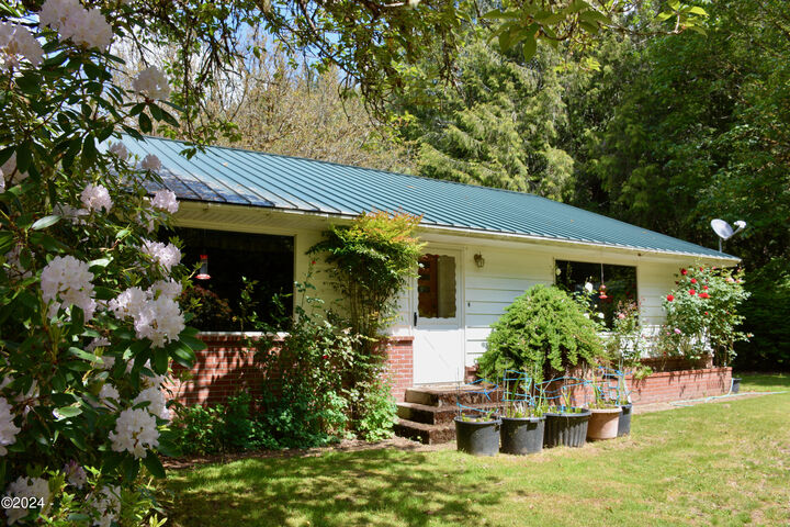 1071 Nashville Road  Eddyville OR 97343 photo