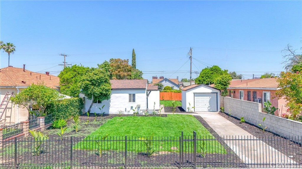 Property Photo: 15414 S Lime Avenue CA 90221