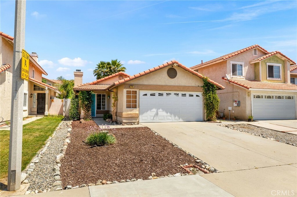 376 Feliz Street  Perris CA 92571 photo