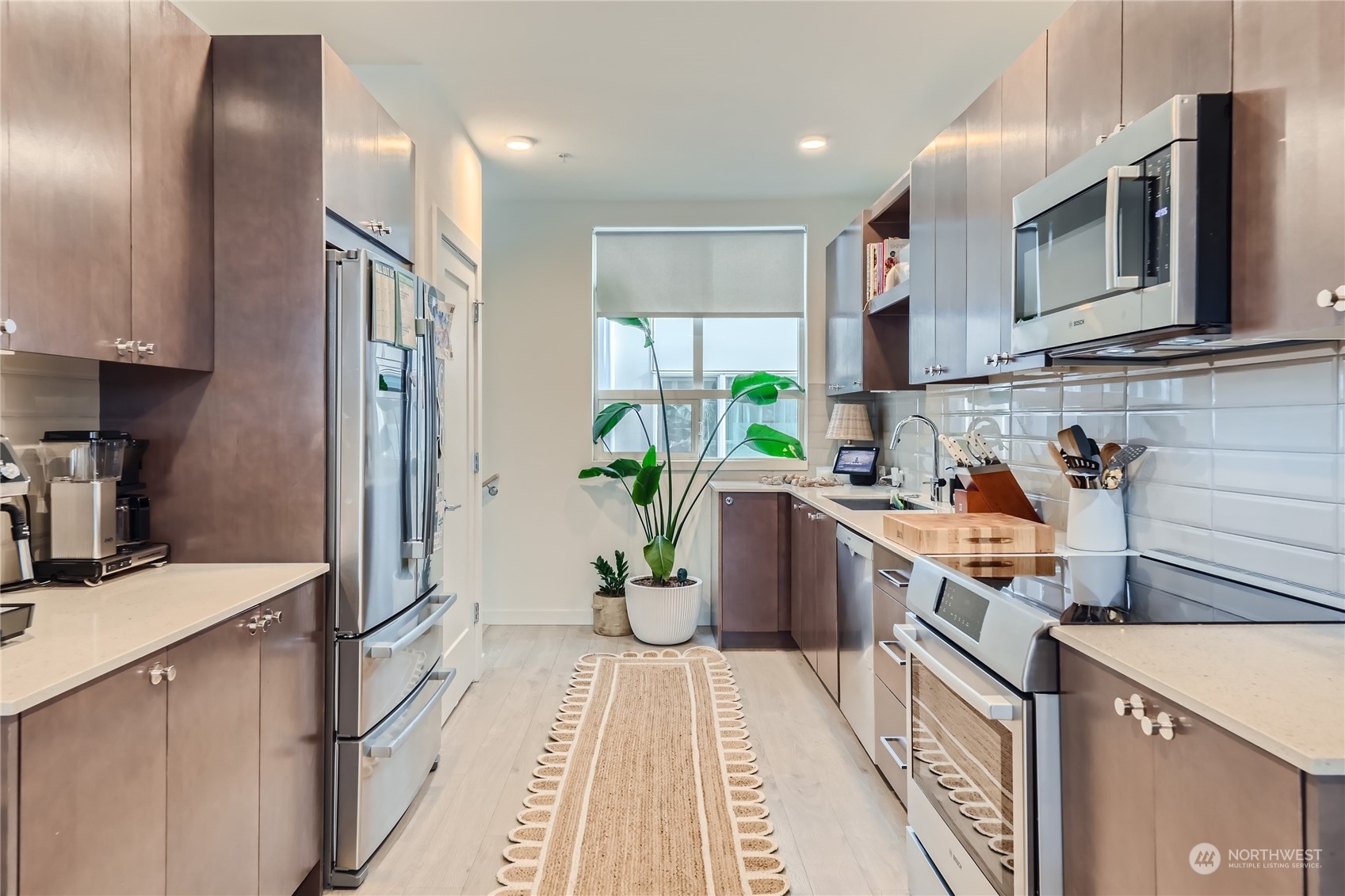 Property Photo: 7500 D 15th Avenue NW WA 98117