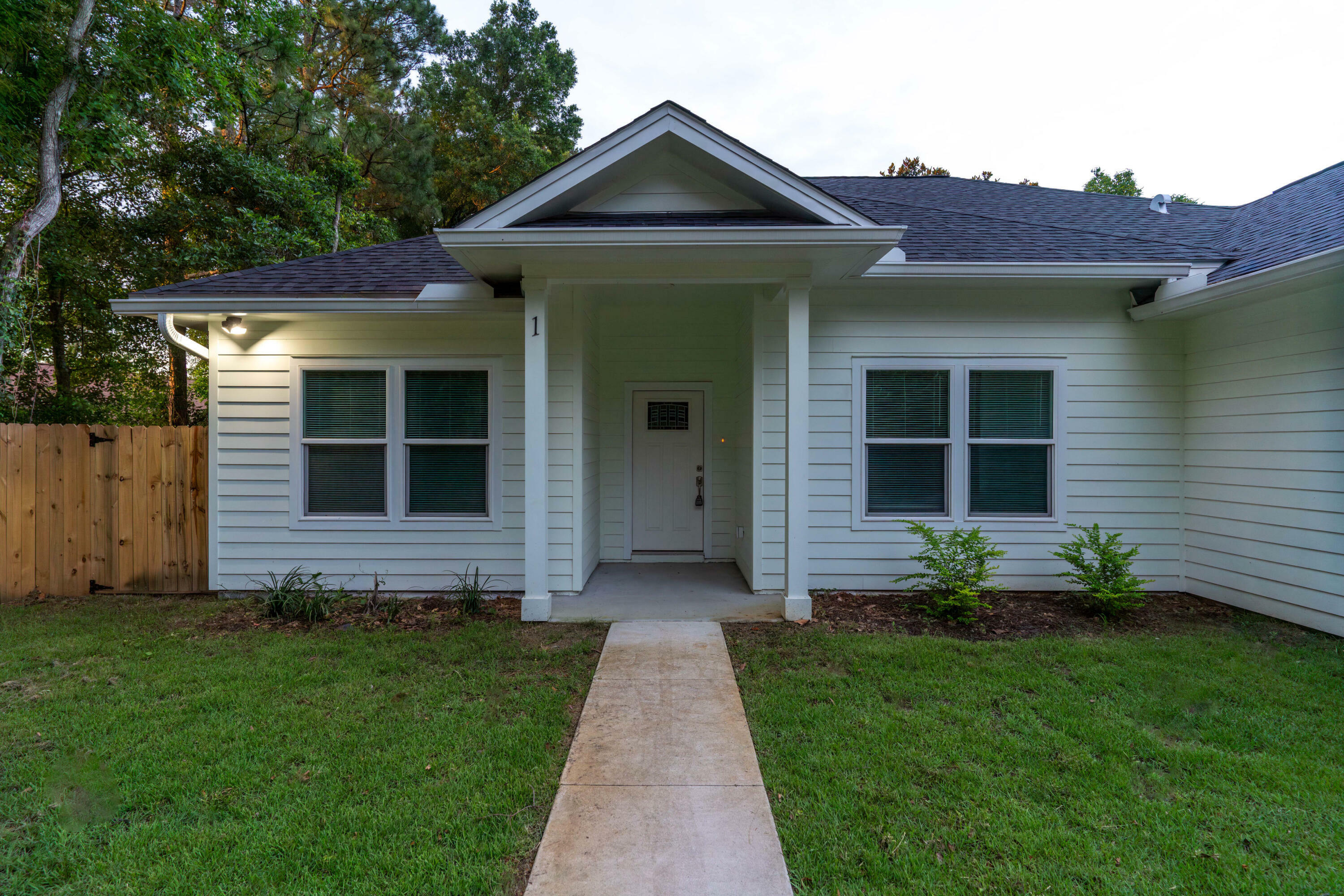 Property Photo:  1 Ramona Court  FL 32569 