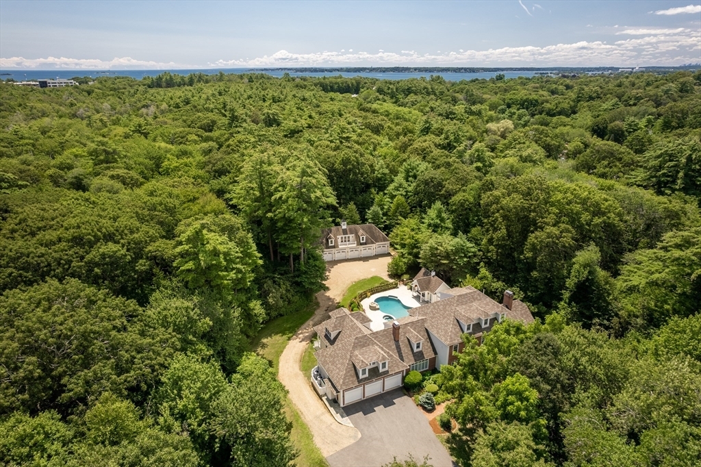 Property Photo: 7 Tall Tree Dr MA 01915