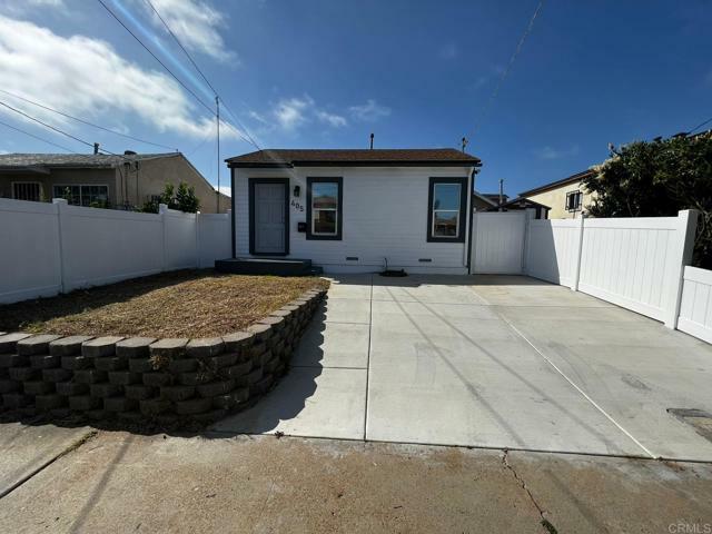 Property Photo:  405 Park Way  CA 91910 