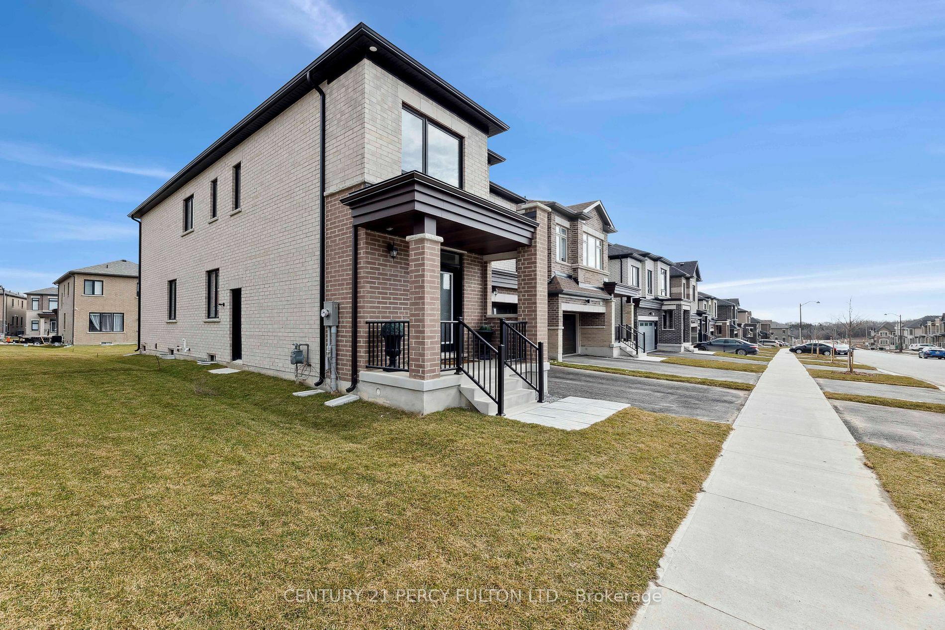 Photo de la propriété:  2137 Coppermine St  ON L1L 0T1 