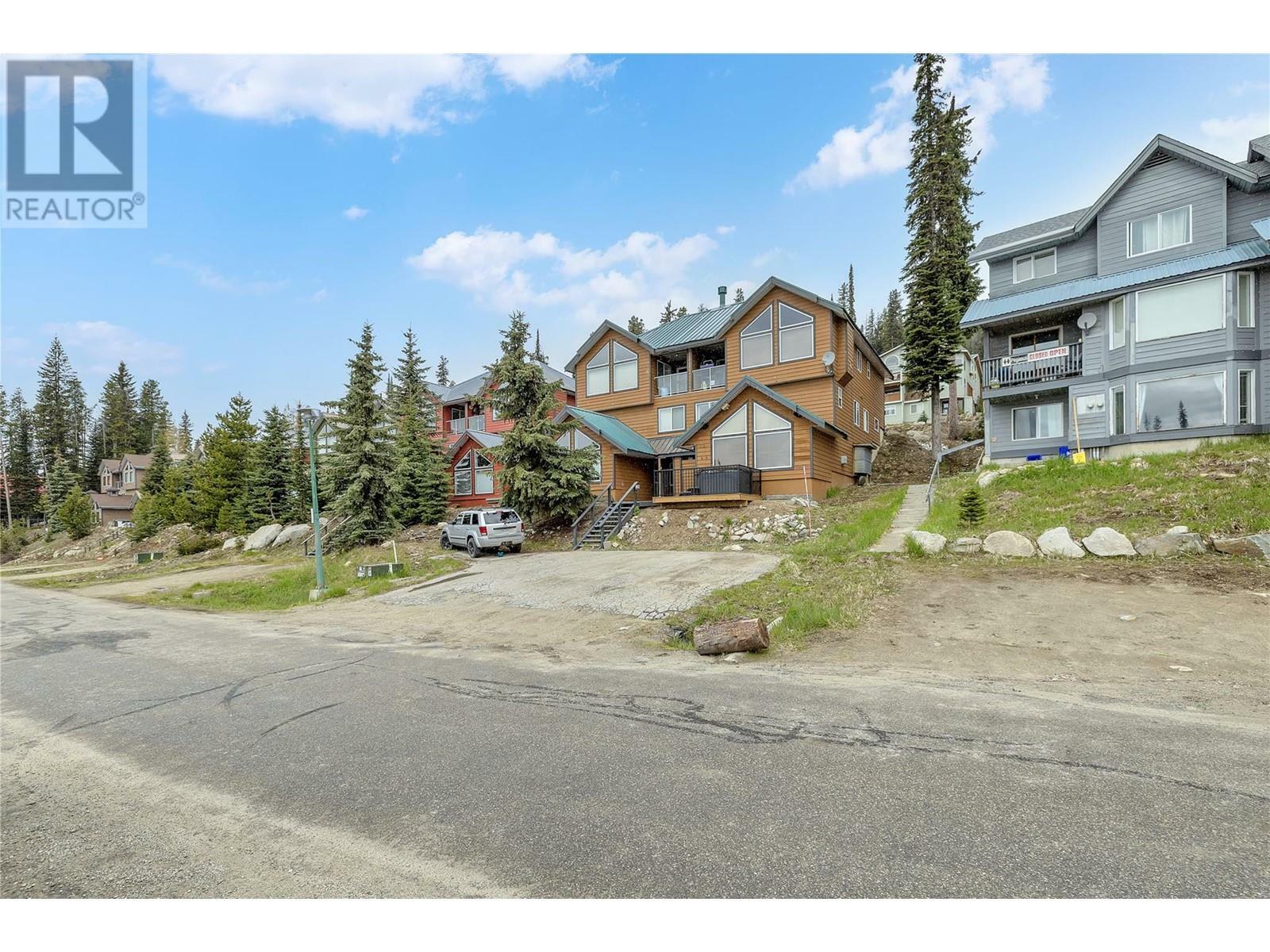 Photo de la propriété:  5965 D Snowpines Crescent  BC V1P 1P3 