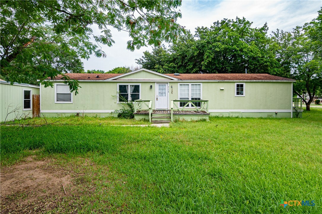 Property Photo:  2158 Terminal Loop Road  TX 78123 