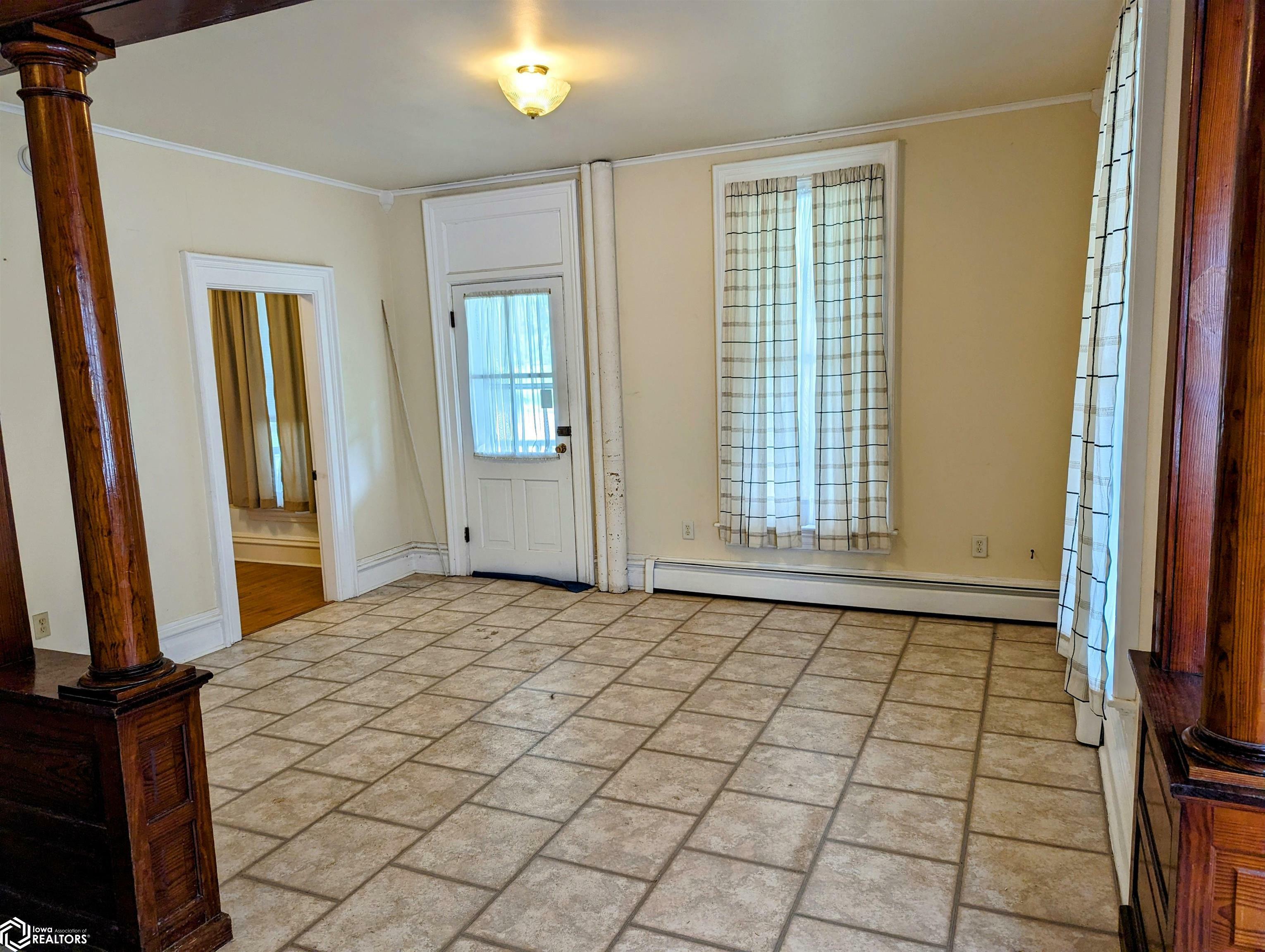 Property Photo:  308 Crescent Drive  IA 52638 