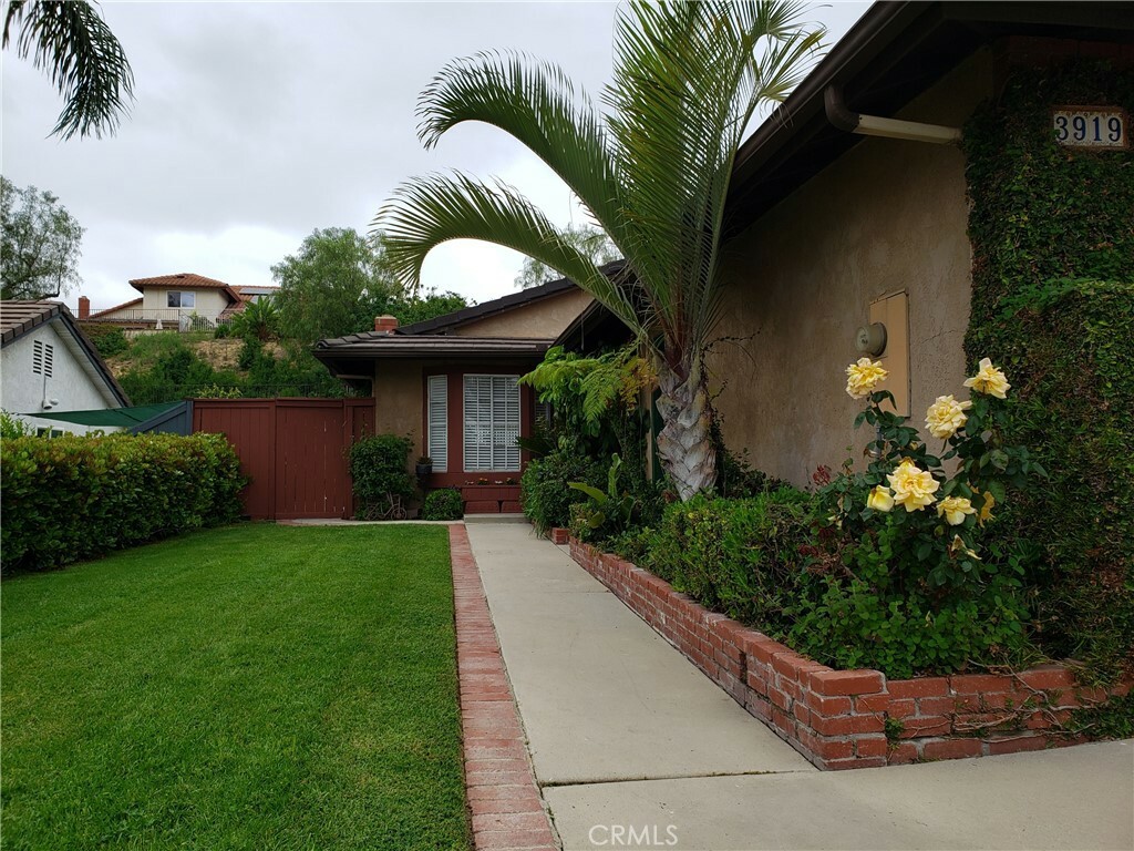 Property Photo:  3919 Ravenswood Drive  CA 92886 