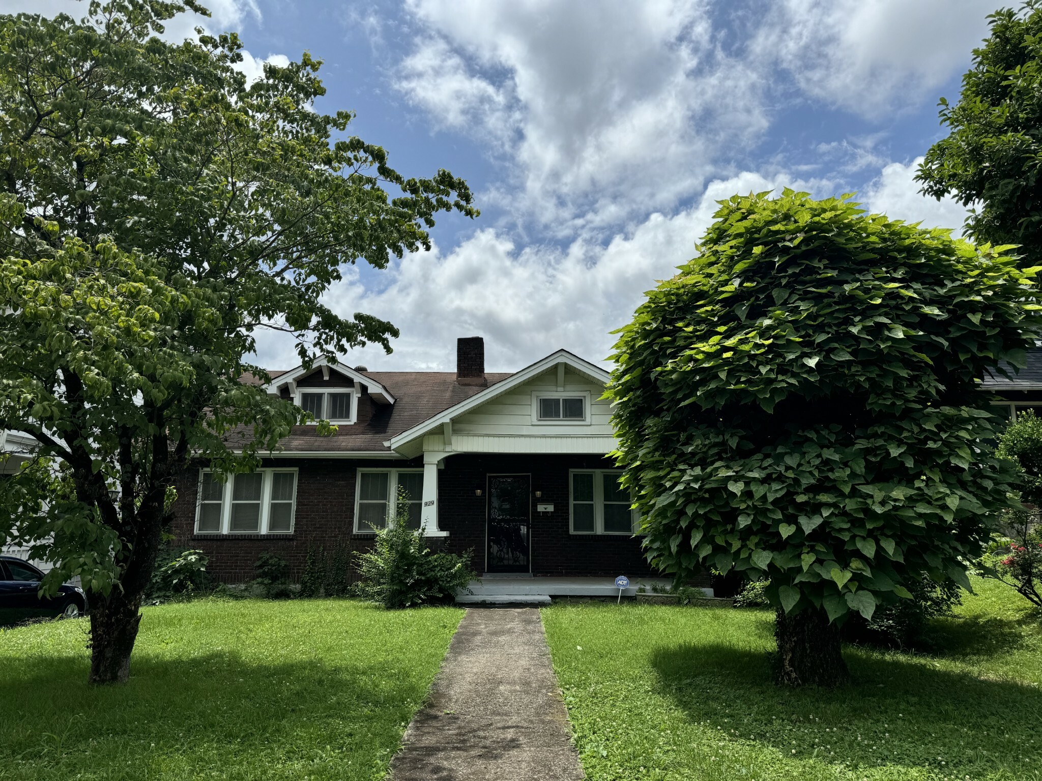 Property Photo:  929 Bradford Ave  TN 37204 