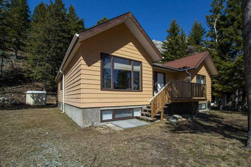 Property Photo: 212 Evergreen Avenue AB T0K 2M0