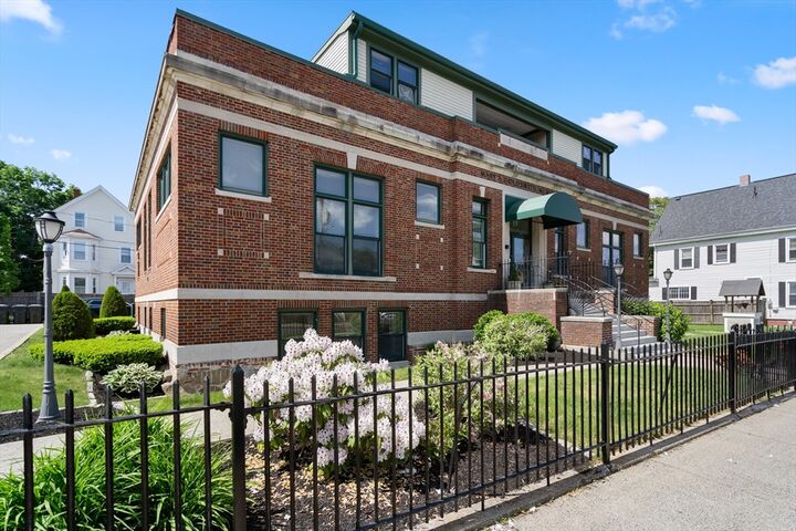 Property Photo:  15 Parrott St 1  MA 01902 
