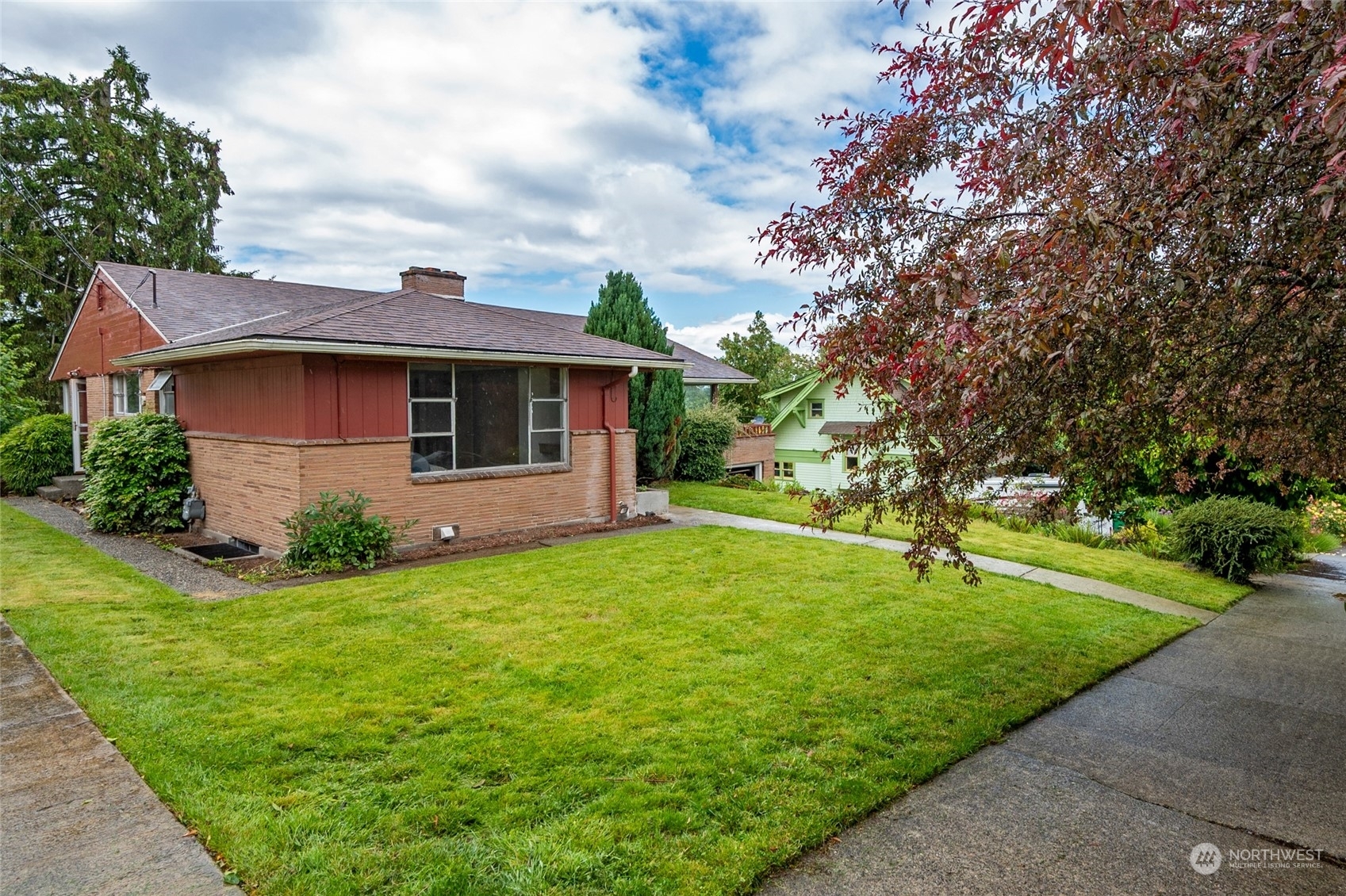 Property Photo:  4621 48th Avenue S  WA 98118 