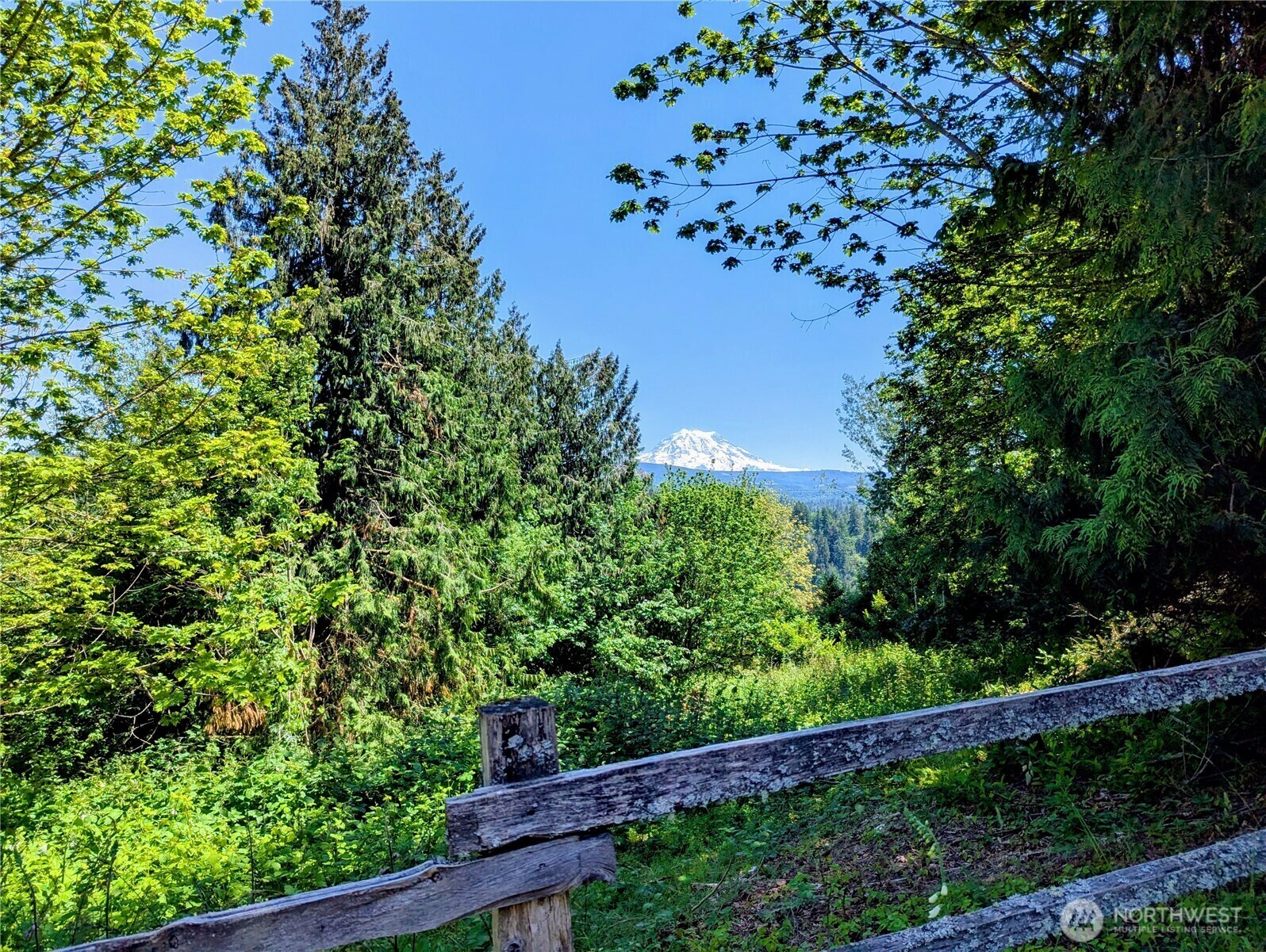 Property Photo: 23105 165th Avenue E WA 98338