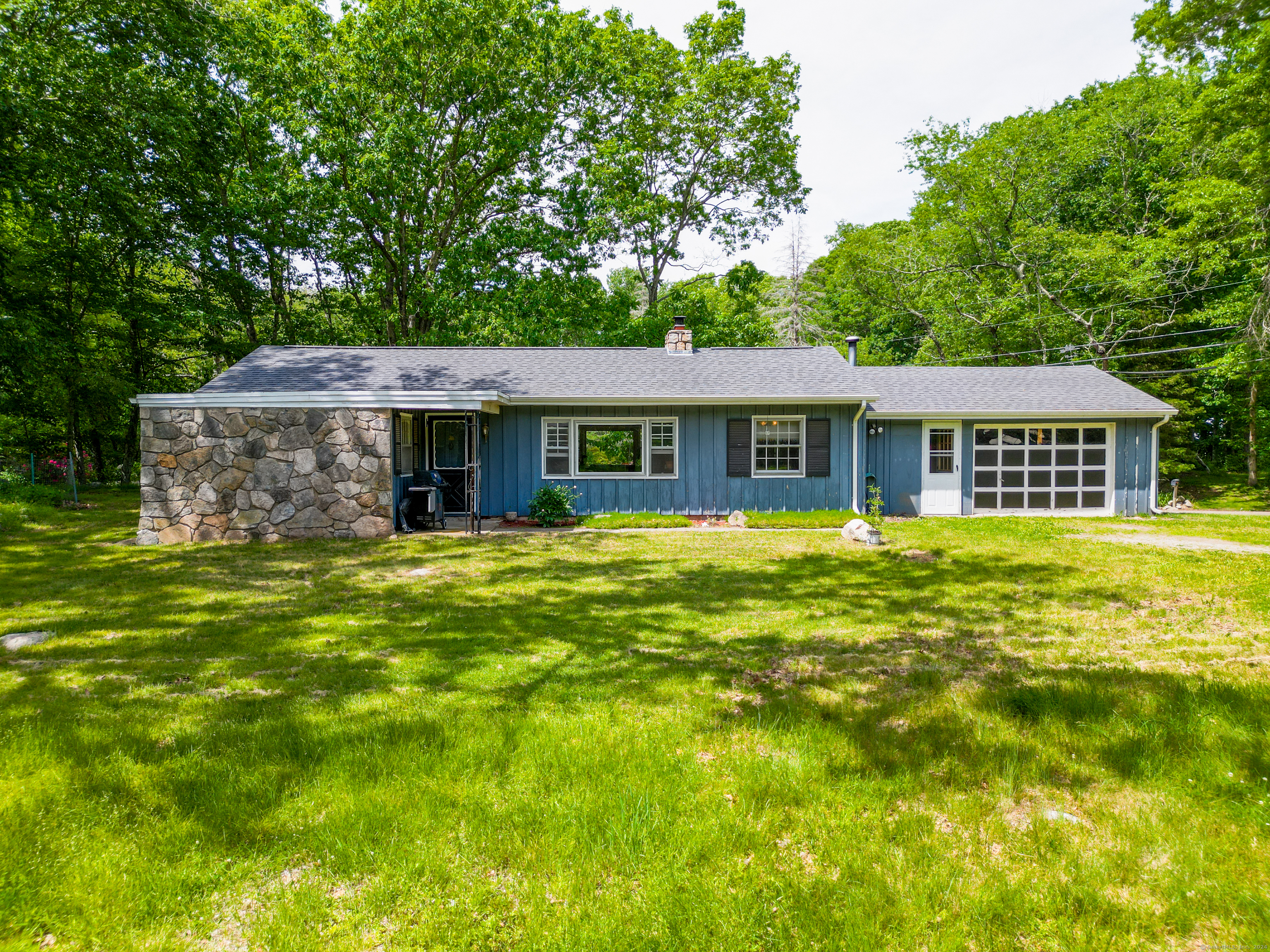 Property Photo:  7 Tanglewood Drive  CT 06335 