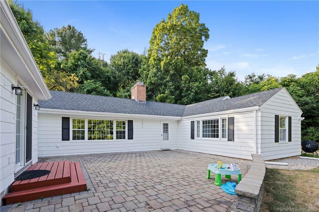 Property Photo:  30 Hillsboro Drive  CT 06107 