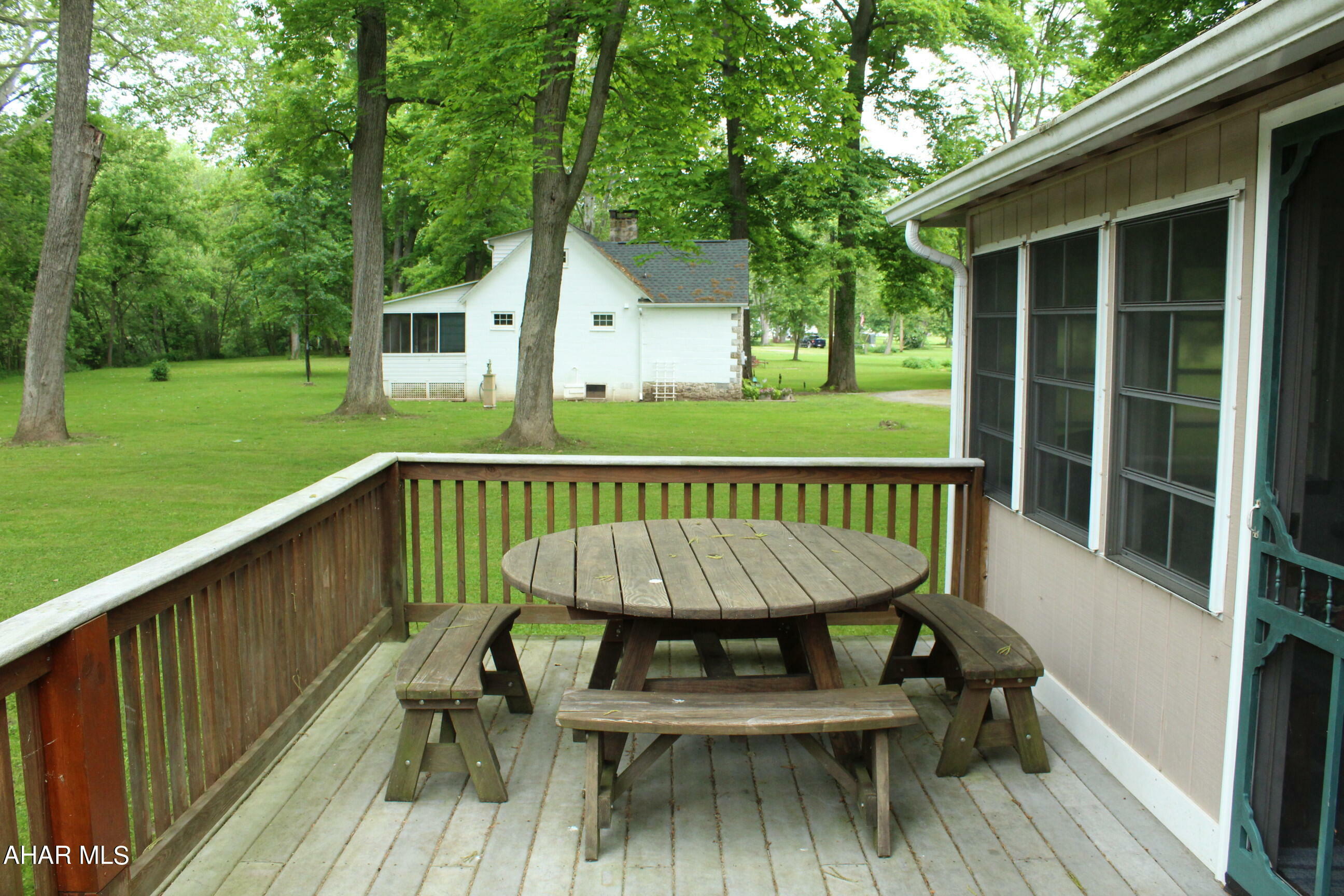 Property Photo:  1835 Reynoldsdale Road  PA 15554 