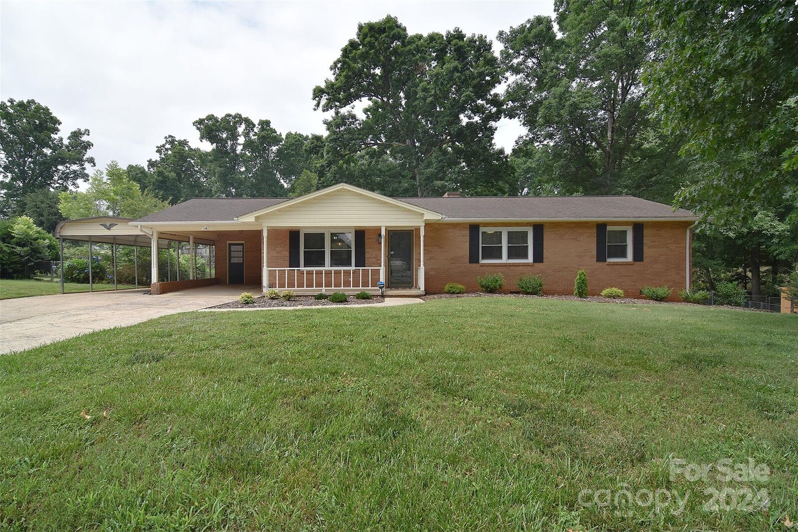 Property Photo:  5208 Spring Lane  NC 28152 