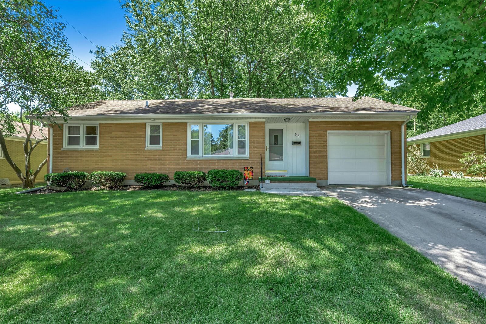 Property Photo:  513 Woodland Drive  OH 43311 