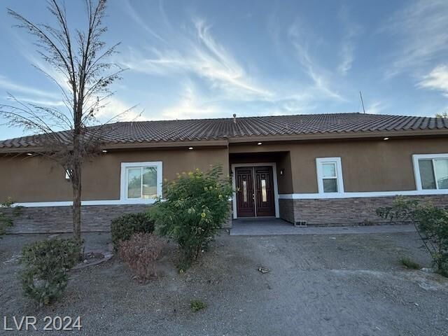 Property Photo:  2085 Saratoga Street  NV 89146 