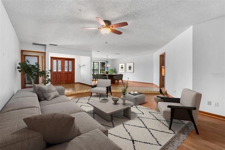 Property Photo: 9401 SW 79th Court FL 32608