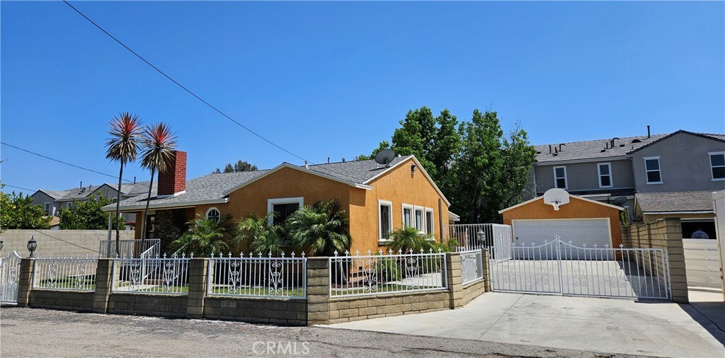 Property Photo:  11227 Gladhill Road  CA 90604 