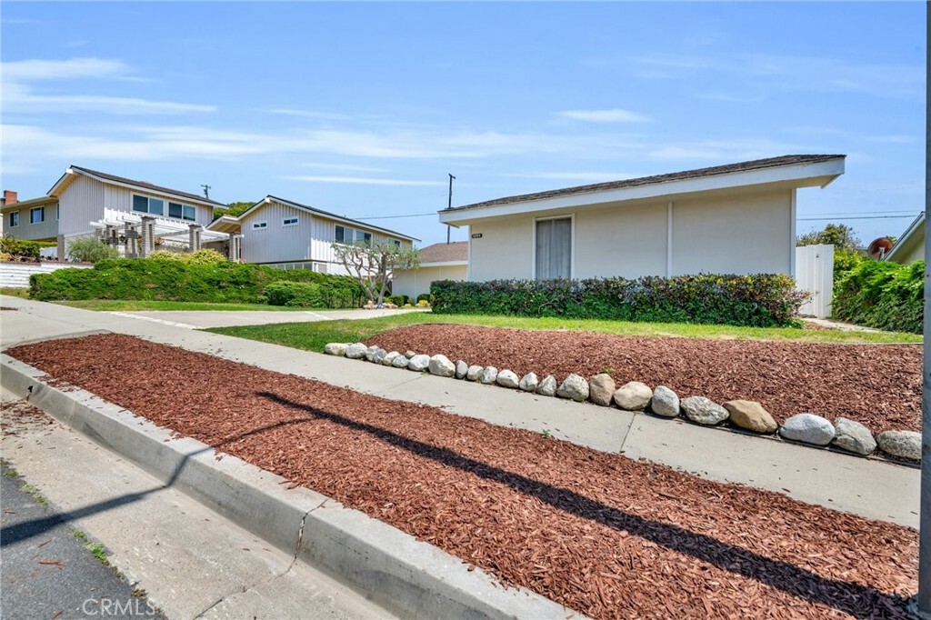 Property Photo:  6954 Starstone Drive  CA 90275 