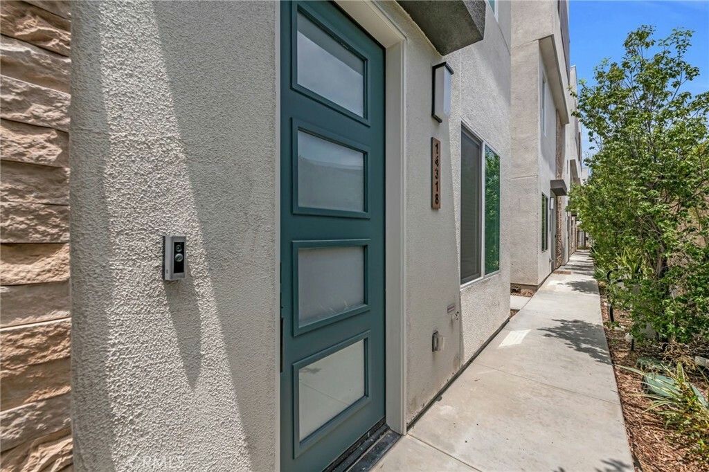 Property Photo:  14318 Claro Way  CA 90249 