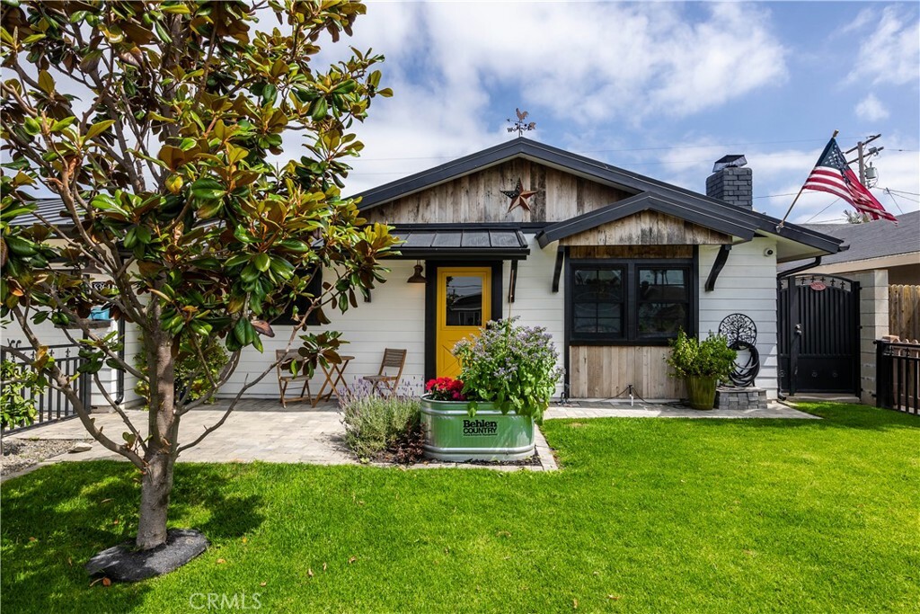 Property Photo:  8361 Malloy Drive  CA 92646 