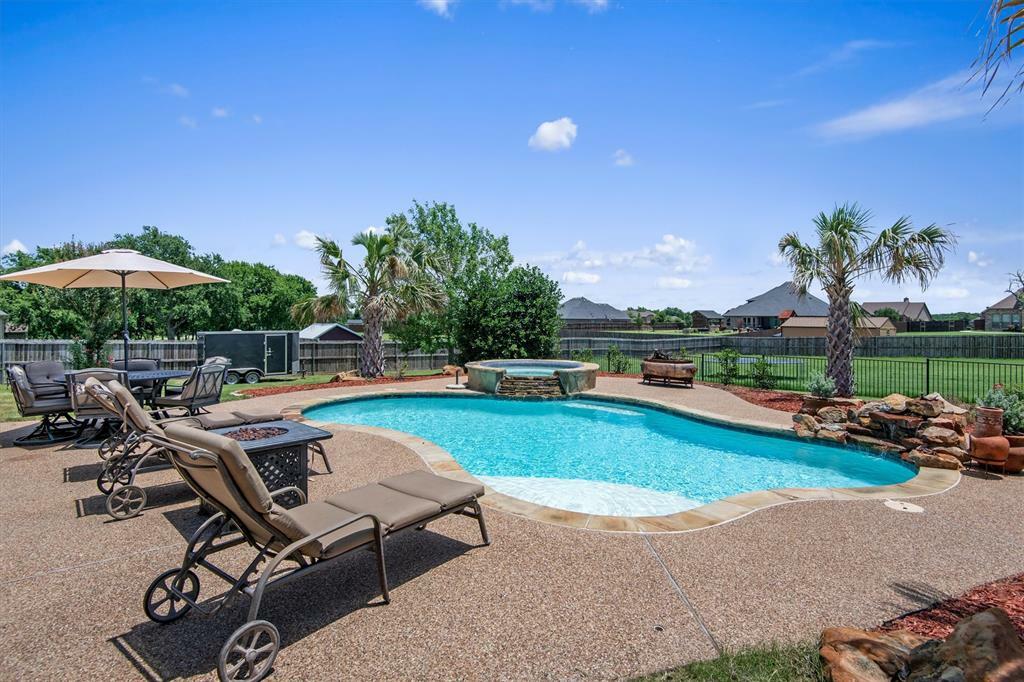 Property Photo:  2610 E Pergola Court E  TX 76065 