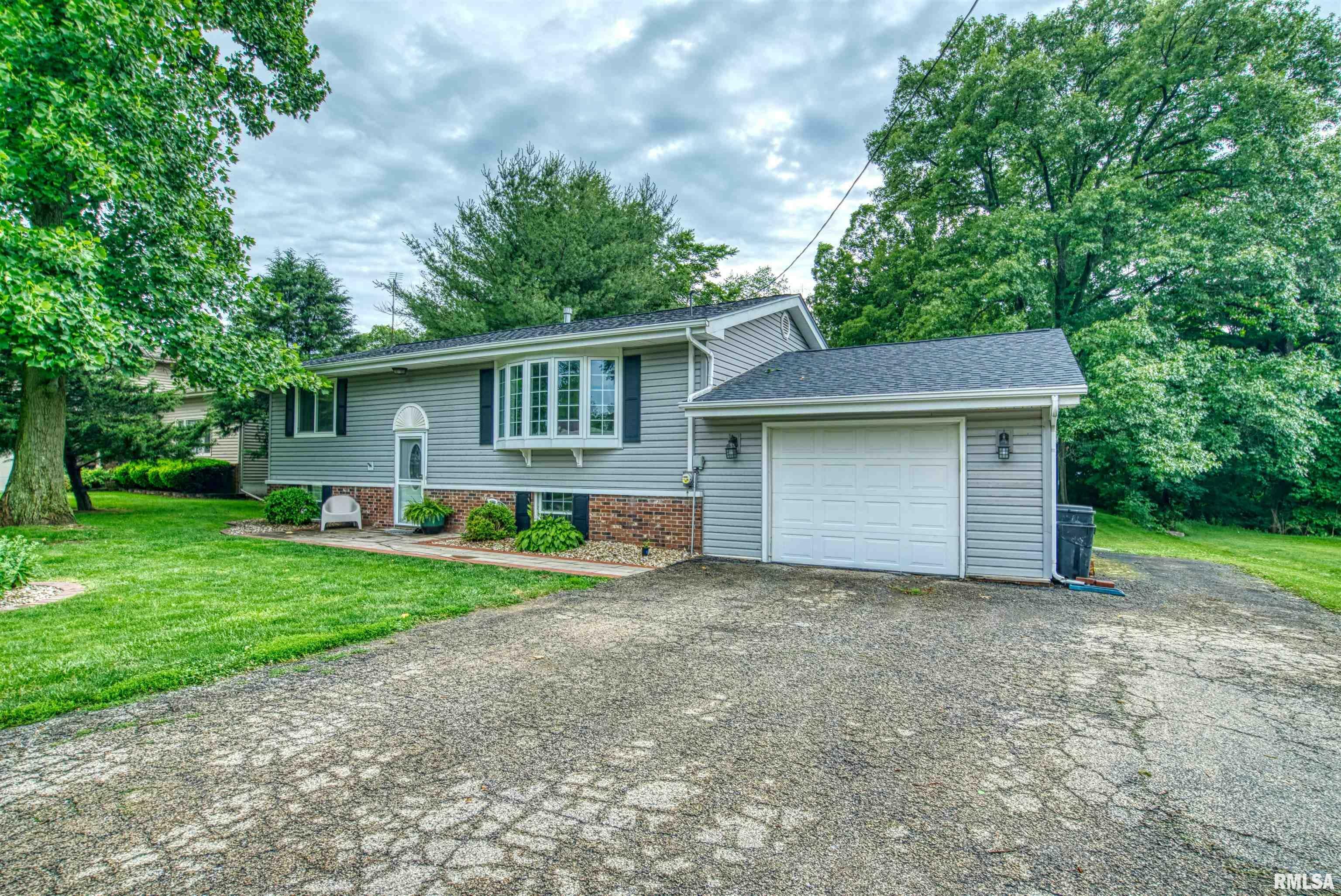 105 N Behrens Avenue  Washington IL 61571 photo