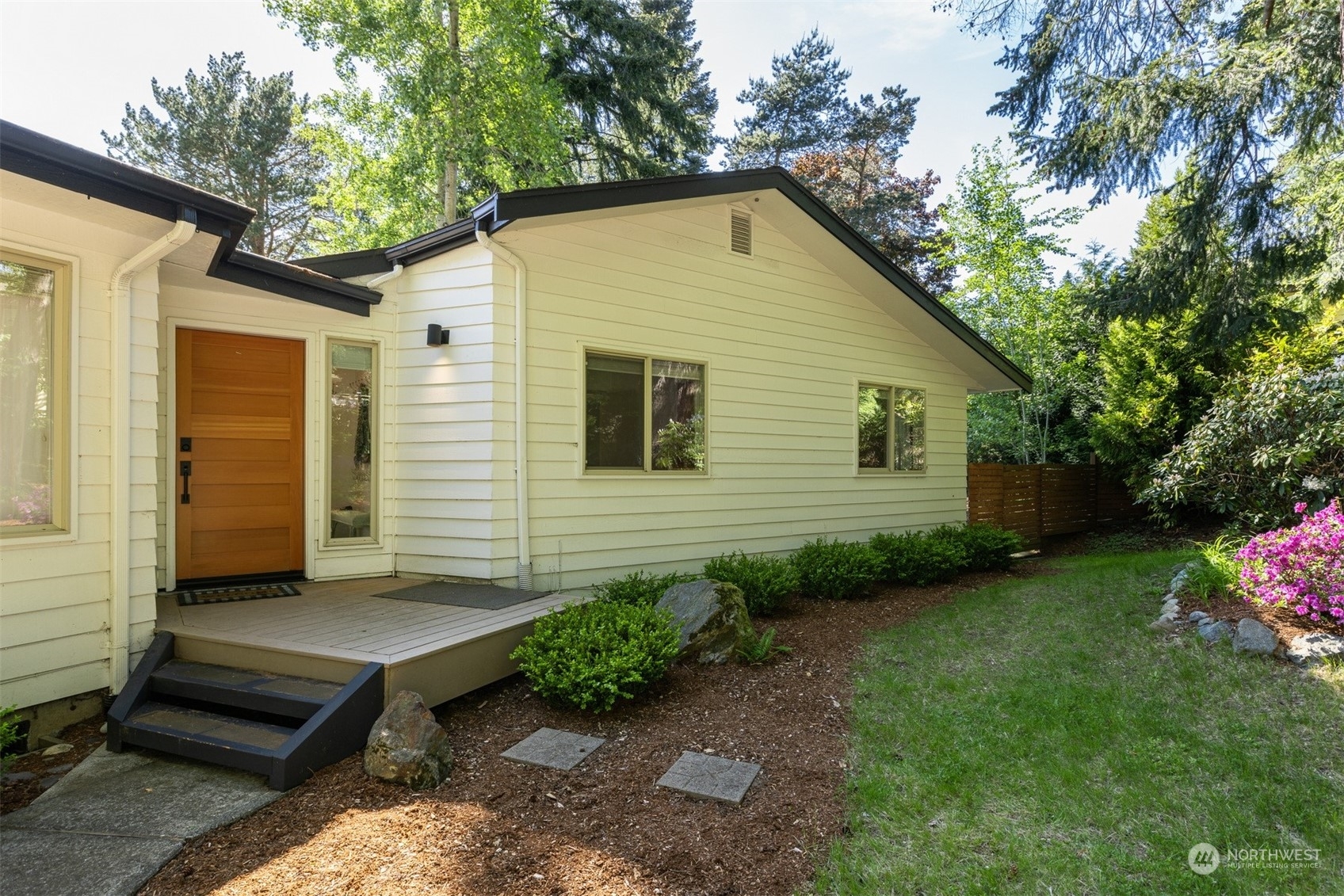 Property Photo:  408 Willow Road Place  WA 98225 