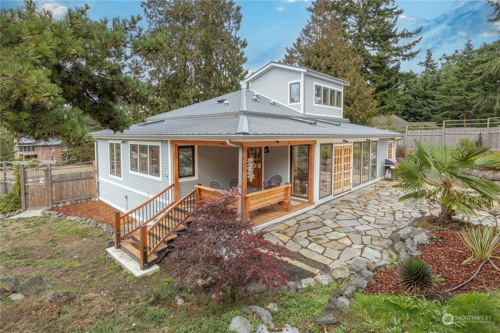 Property Photo:  907 W Street  WA 98368 