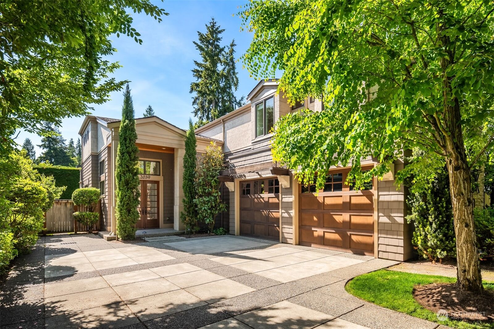 Property Photo:  2039 78th Avenue NE  WA 98039 