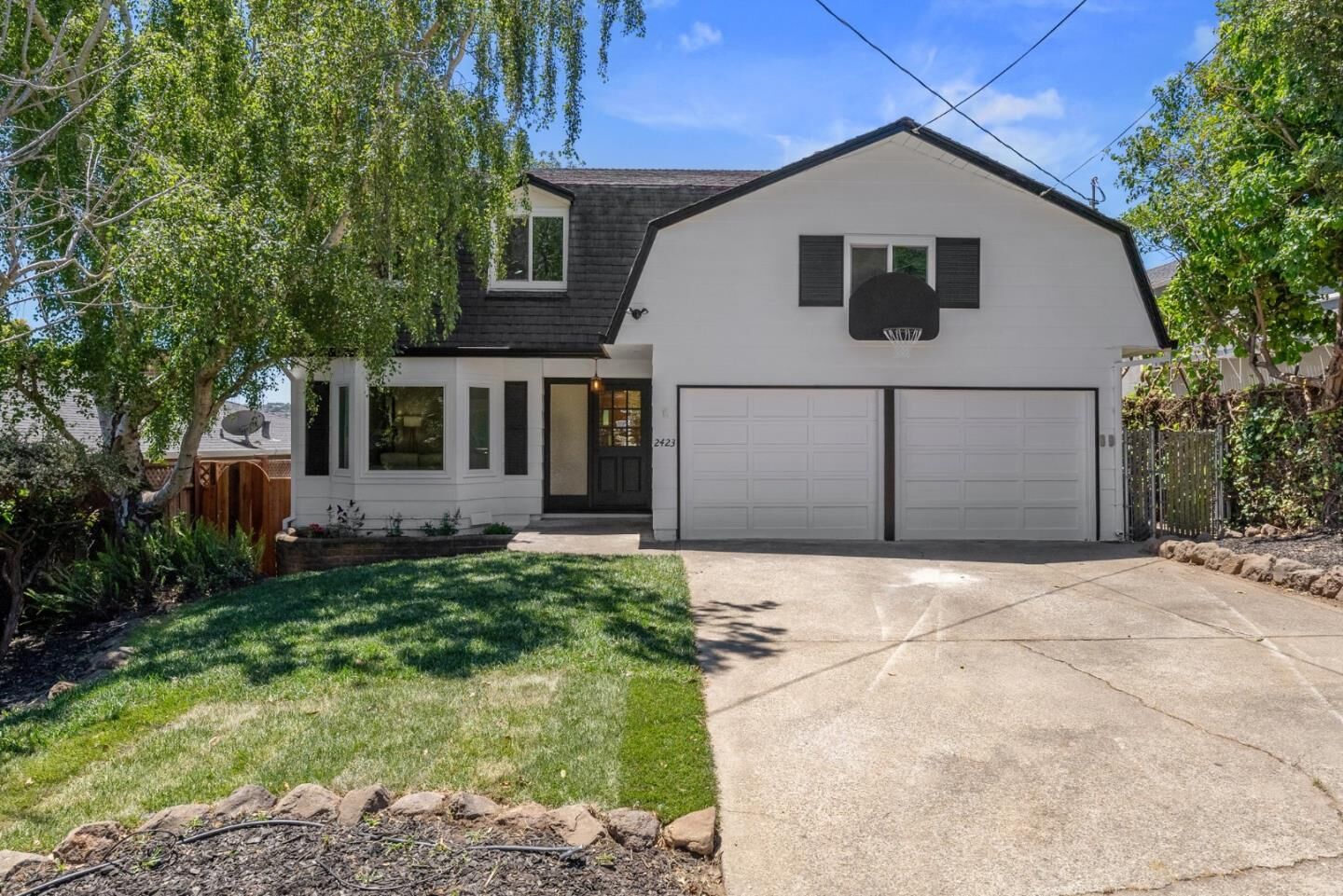 Property Photo: 2423 Dekoven Avenue CA 94002