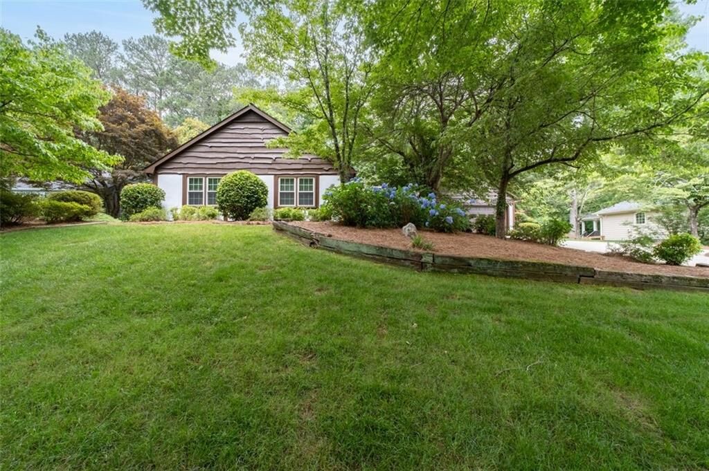 Property Photo:  1661 Canton Hills Circle  GA 30062 