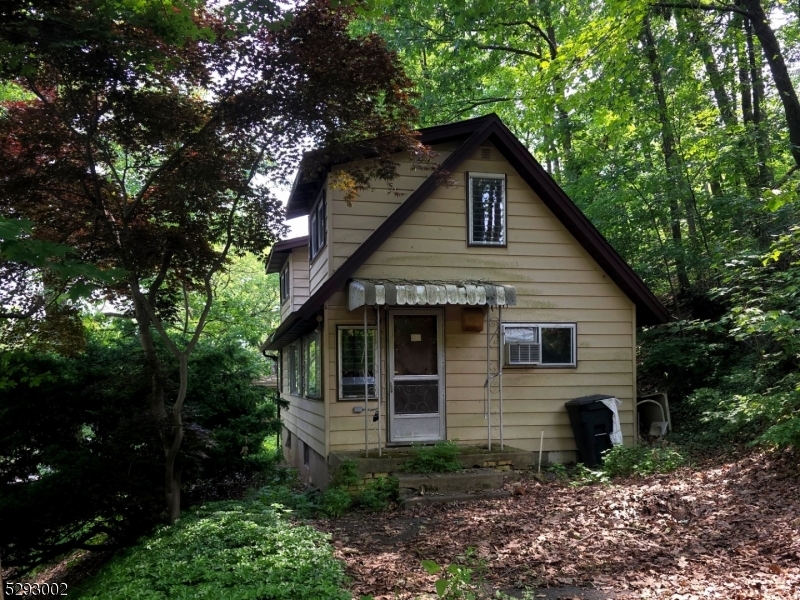 Property Photo:  17 Glendale Rd  NJ 07421 