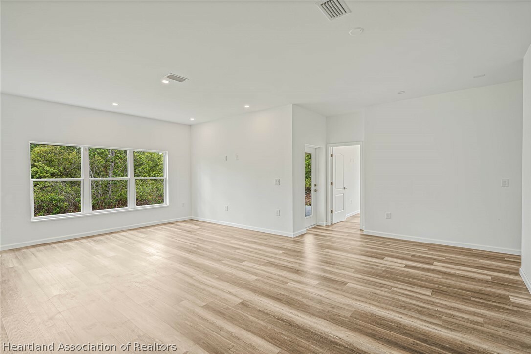 Property Photo:  8001 Leonardo Street  FL 33872 