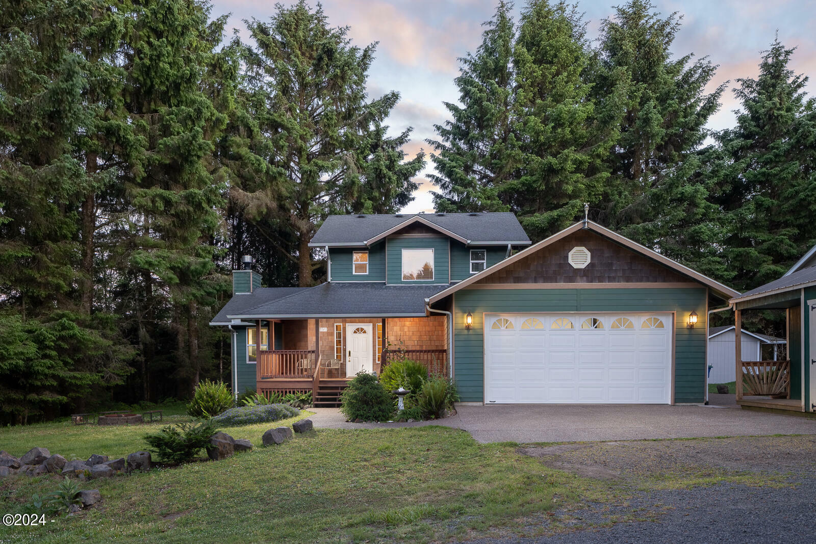 Property Photo:  2150 NE 64th Drive  OR 97367 