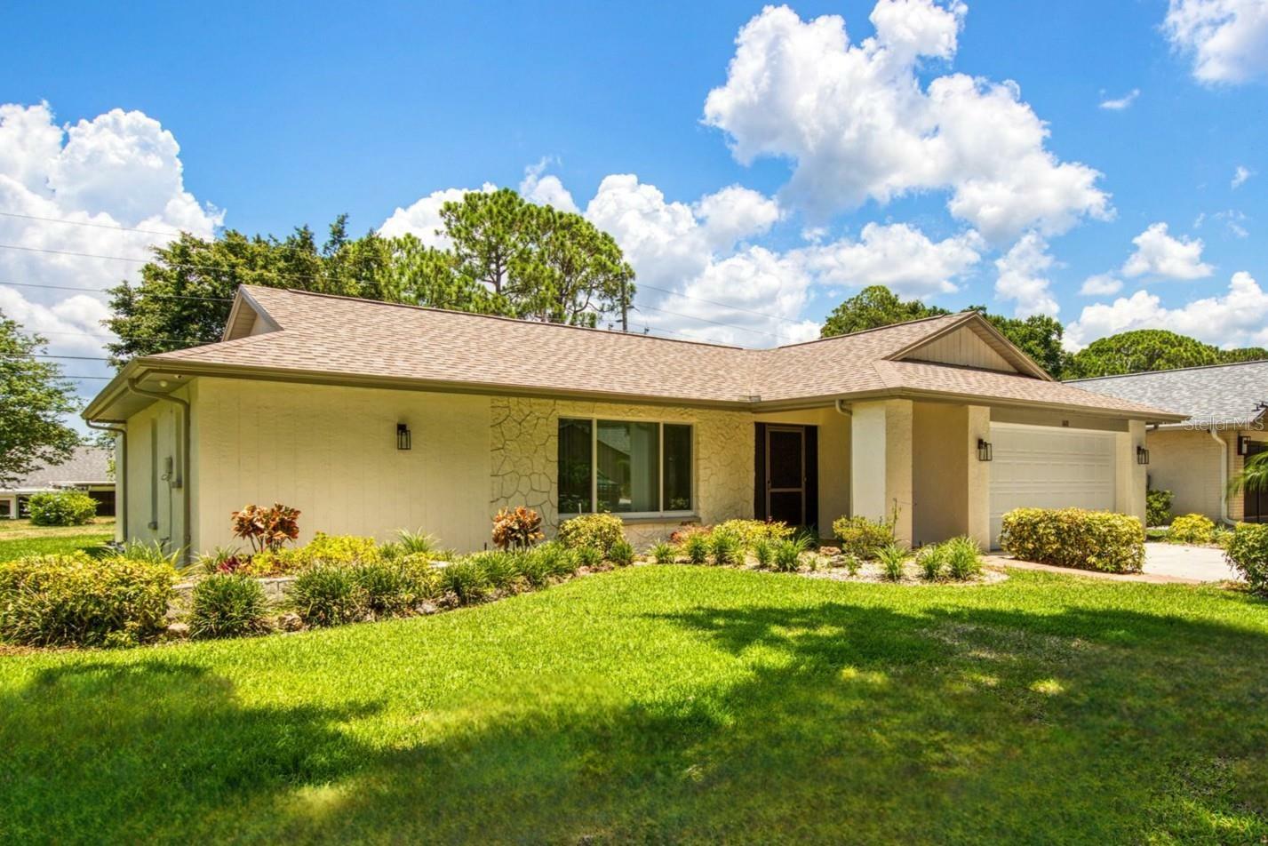 Property Photo:  1618 Glengarry Drive  FL 34684 
