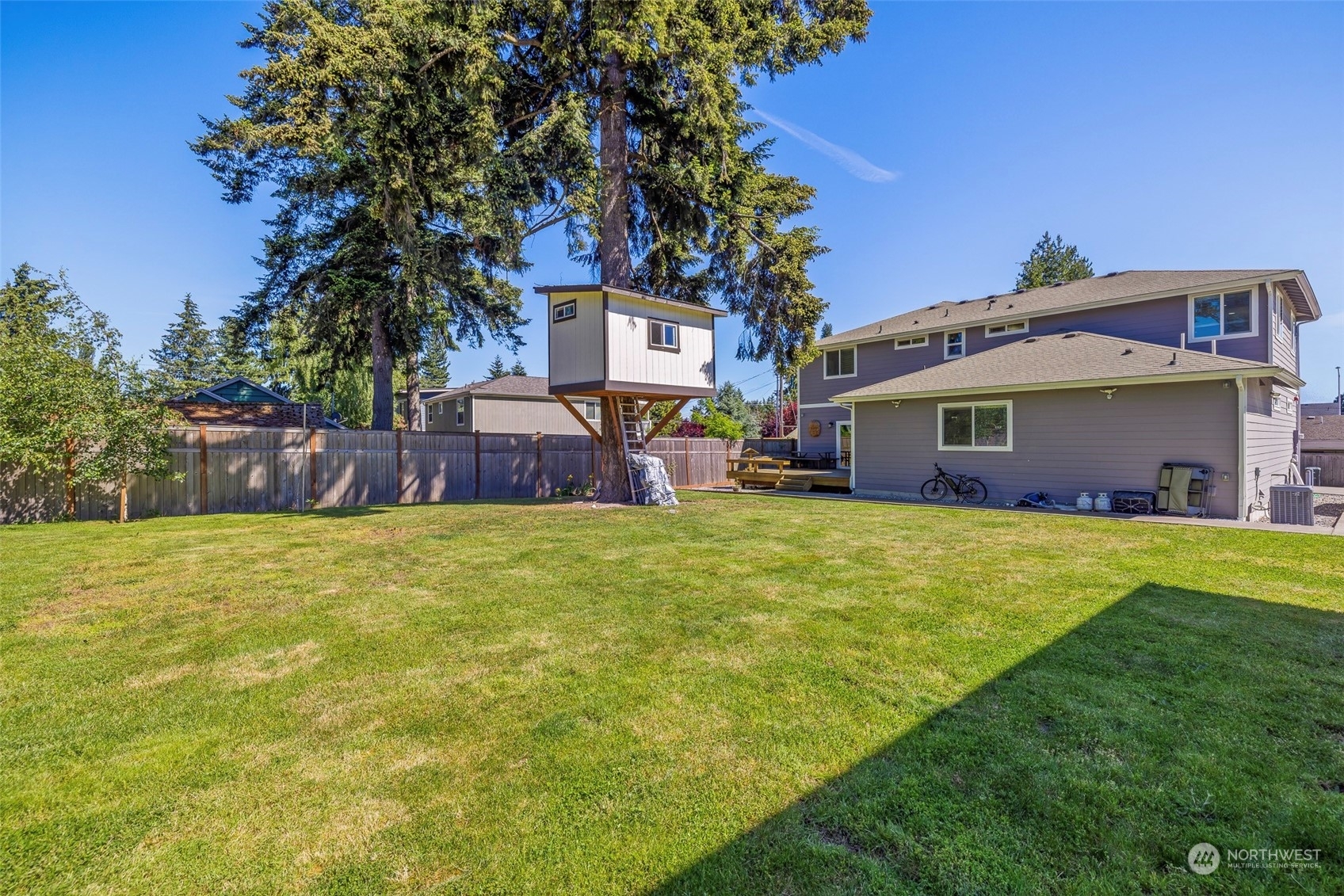 Property Photo:  420 SW 124th Street  WA 98146 