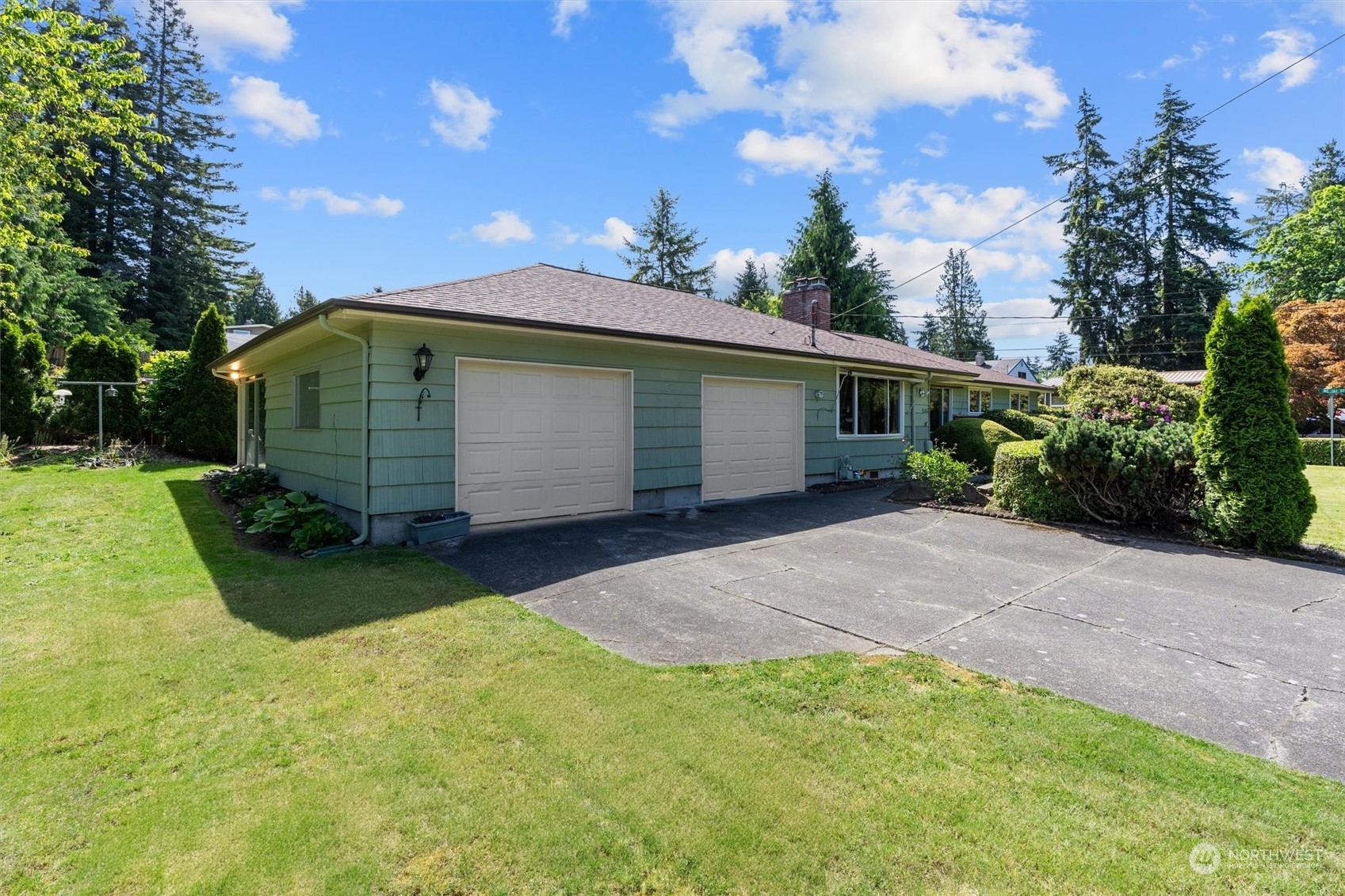 Property Photo:  16102 3rd Avenue NE  WA 98155 