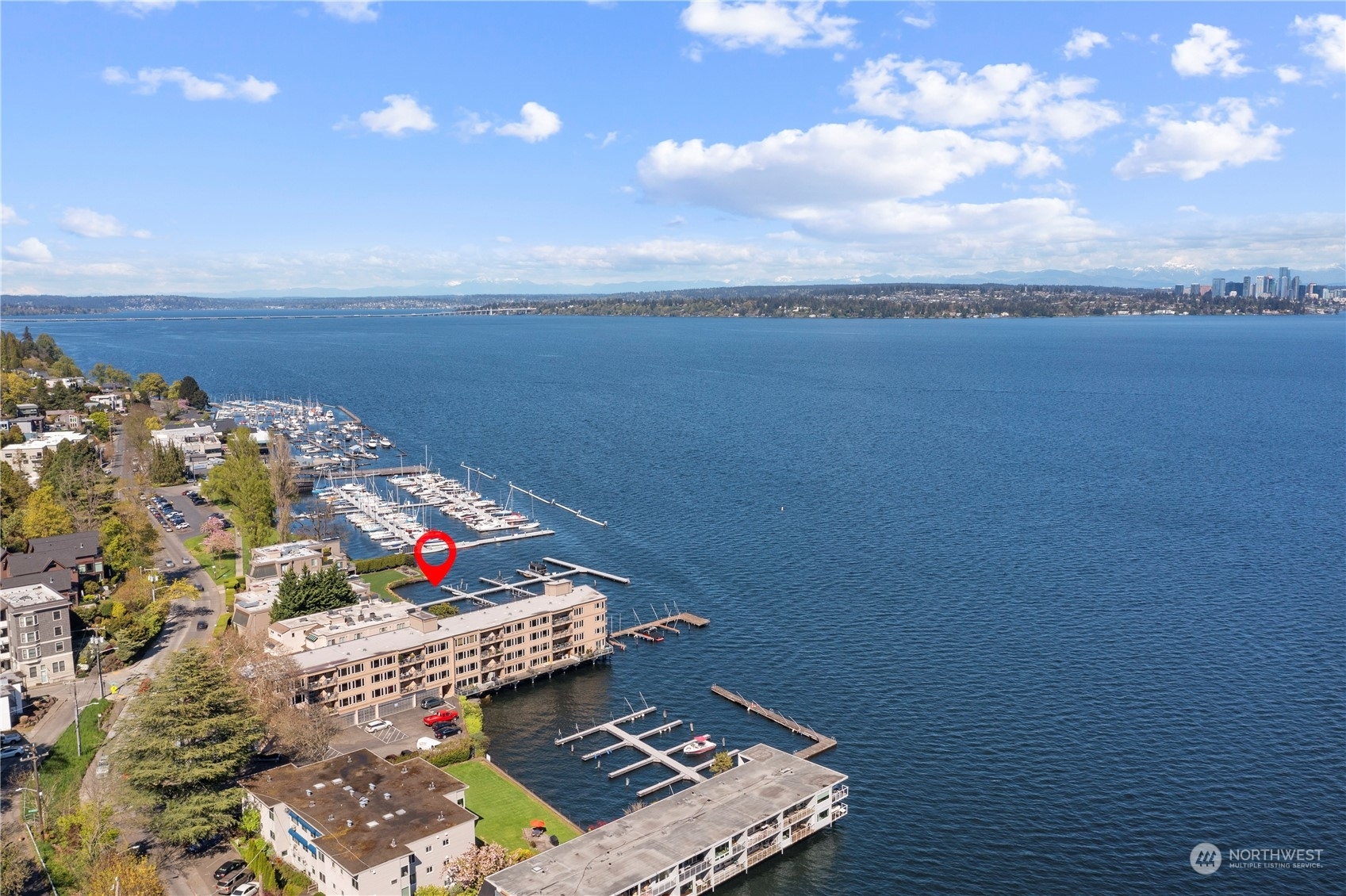 Property Photo:  334 Lakeside Avenue S 304  WA 98144 