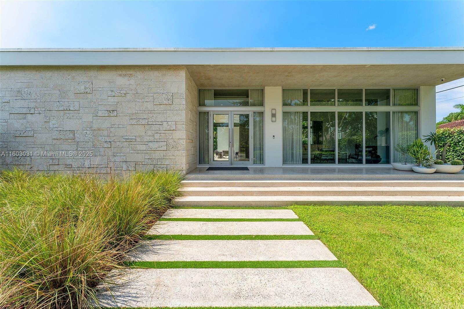 Property Photo: 9301 SW 120th St FL 33176