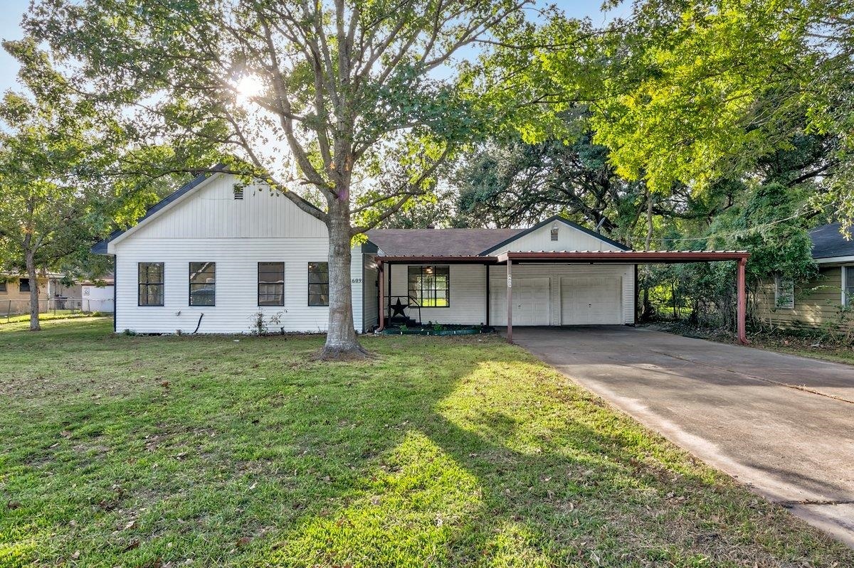 Property Photo:  4609 McKinley Ave.  TX 77619 