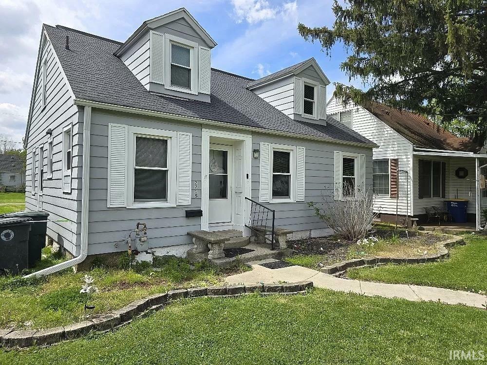 Property Photo:  2215 S Grant Street  IN 47302-4358 