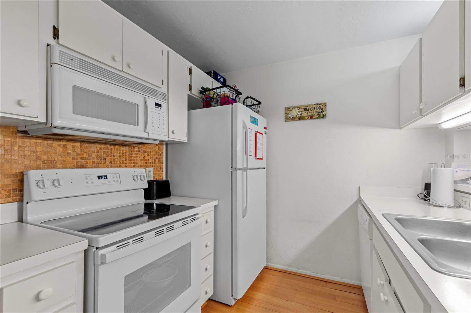 Property Photo: 4000 SW 23rd Street 2-203 FL 32608